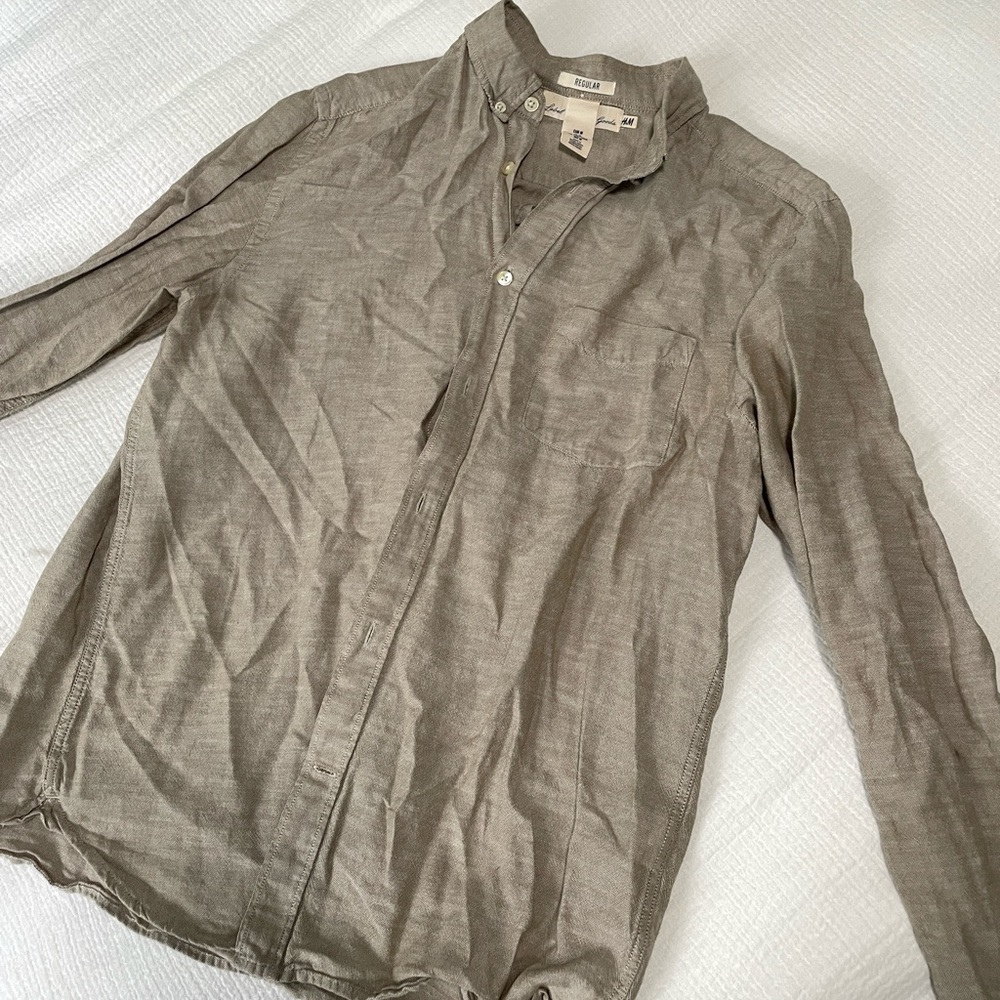 Men’s Light Brown Linen Buttondown size M